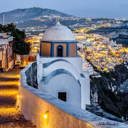 Santorini Sunrise بيريسا