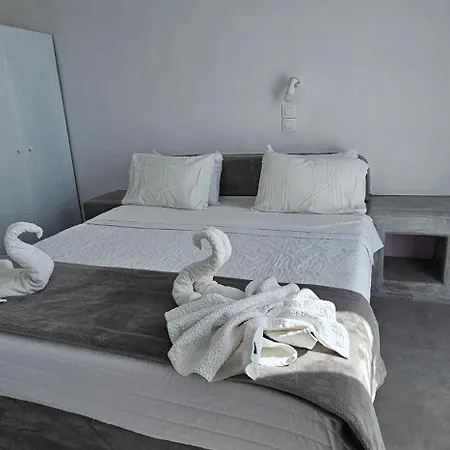 Hotel Pleasure Black Santorini 3*
