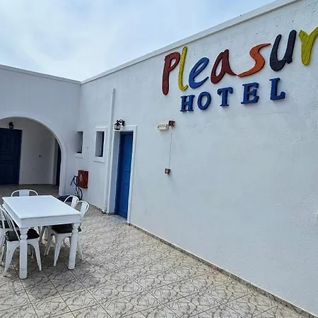 Pleasure Black Santorini פריסה