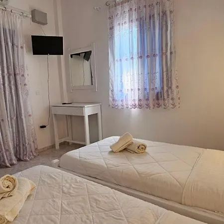 Pleasure Black Santorini מלון פריסה
