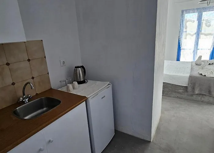 Santorini Sunrise 3*